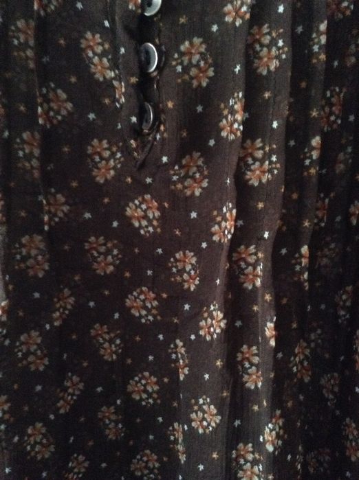 Blusa flores castanha RED OAK