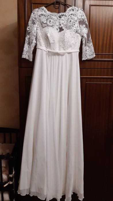 Продам весільну сукню