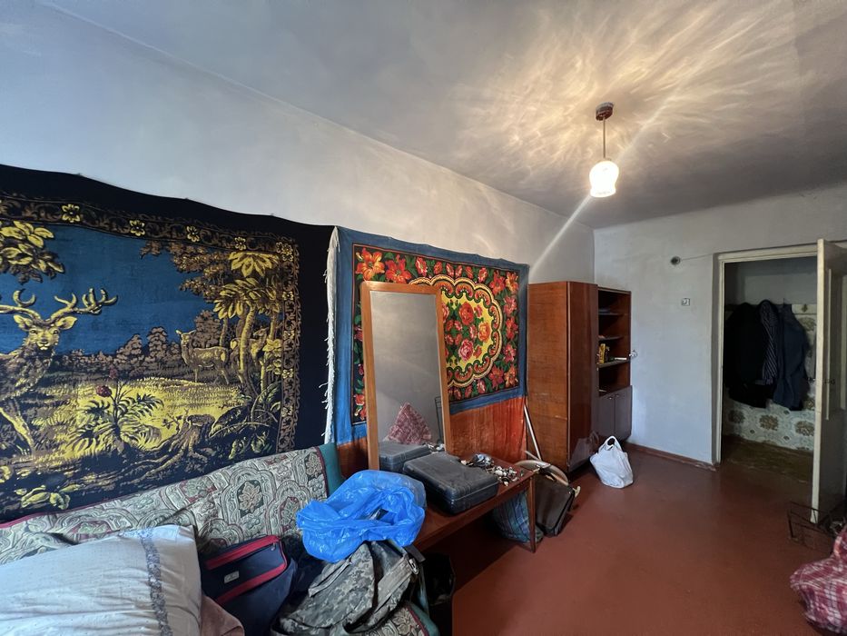 Продаж Тесленка 20, площа Володимира Великого, пл. Артема, під ремонт