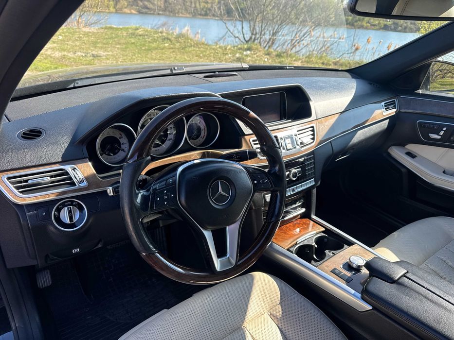 Mercedes-Benz E-Class 2013 W212 (FL)  •  350d BlueTEC G-tronic (252 к.с.) 4Matic  •  Base