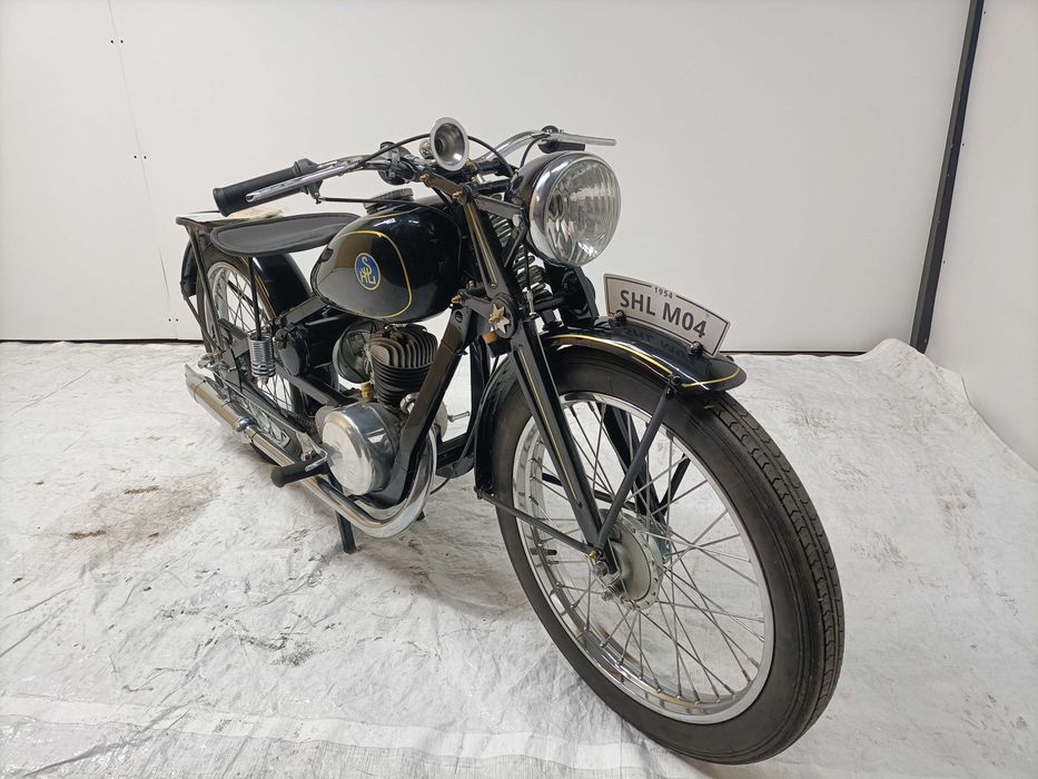 SHL M04 1954r. Zarejestrowana w kraju