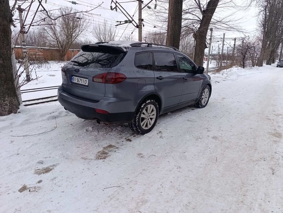 Субару Трібека Б 10