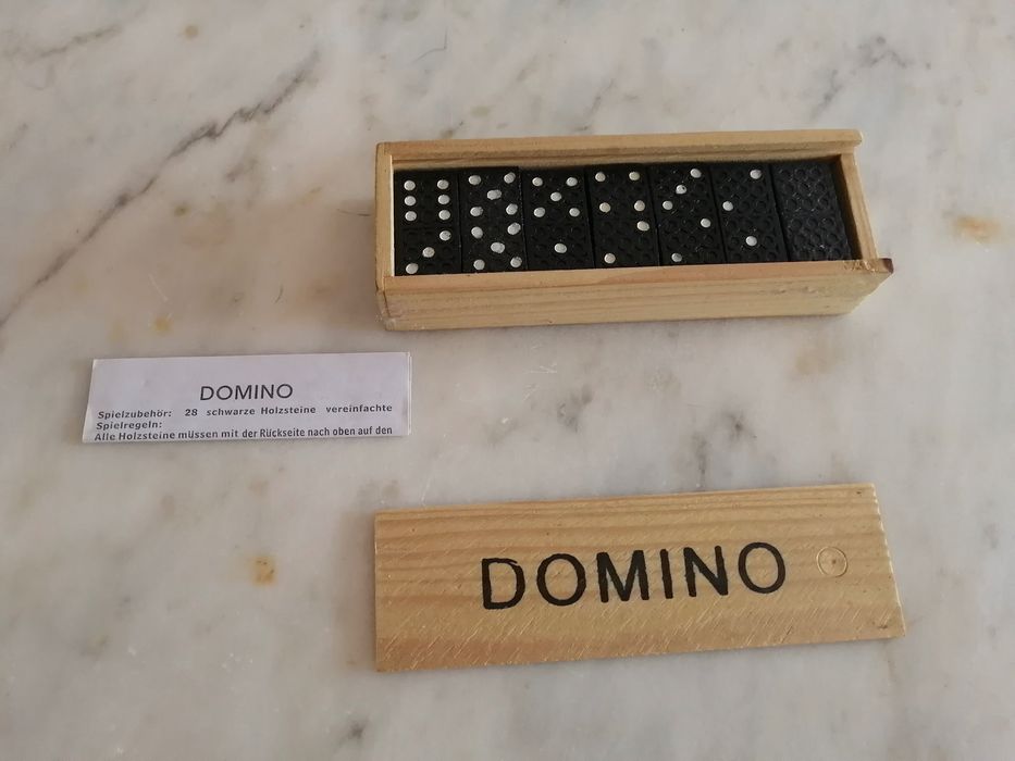 caixa de domino novo nunca usado