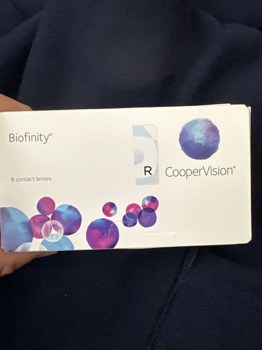 Контактні лінзи biofinity на місяць (-7) нові