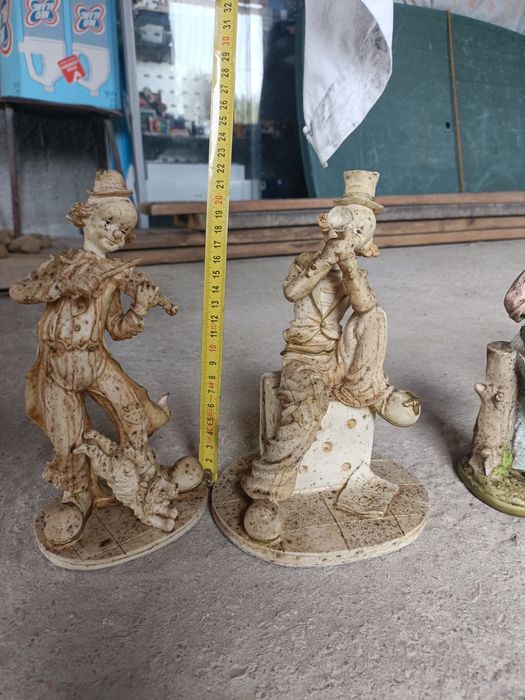 Estátuas diversas decoração