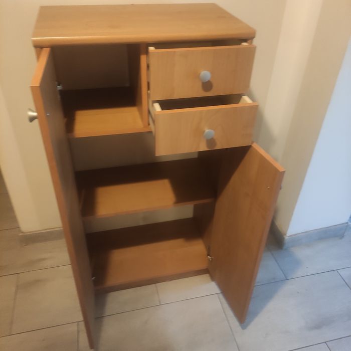 Sprzedam szafkę.
