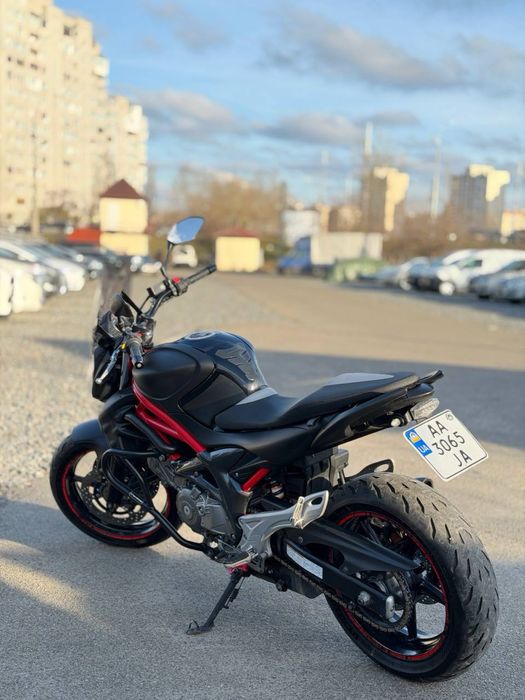 Suzuki Gladius SFV 650 .4500$. Идеалтный. Переоформляется !!!