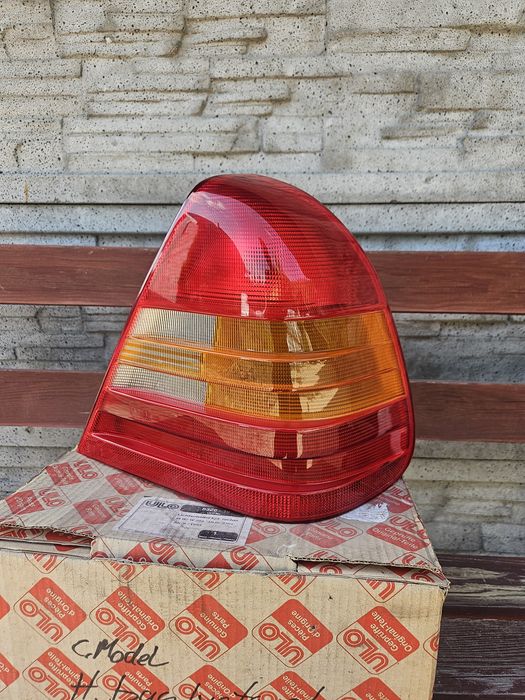 Mercedes W202 lampa prawa Tył Nowa