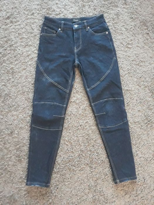 Męskie spodnie jeans Reserved