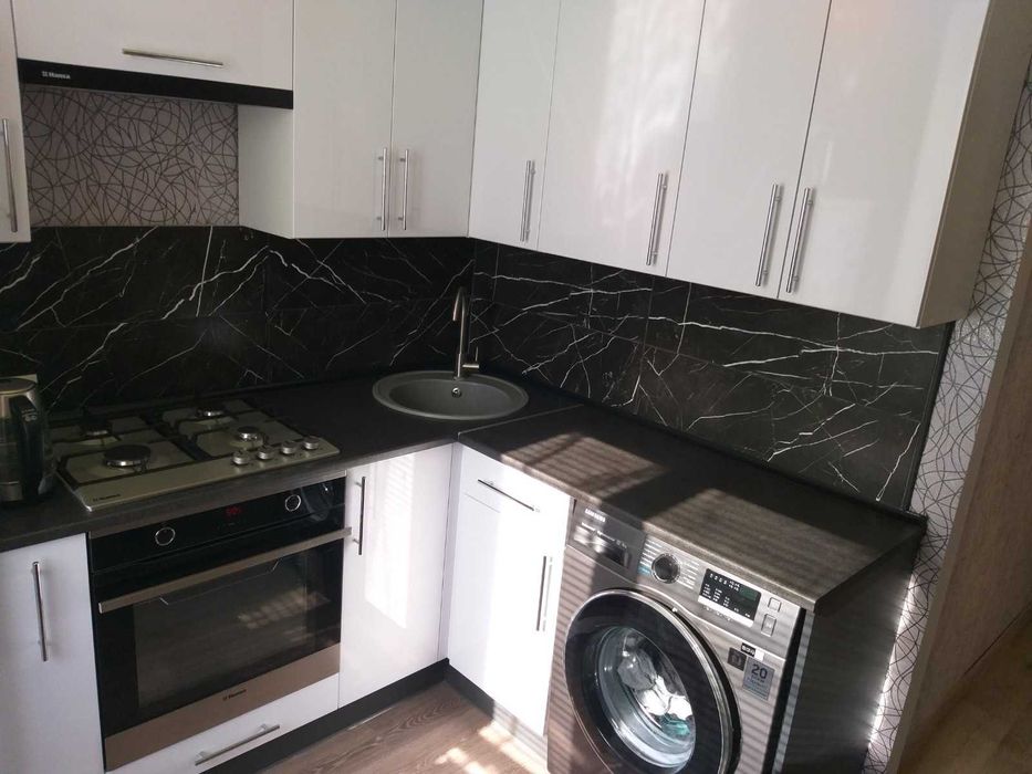 Кухня.Под заказ недорого.Шкафы.