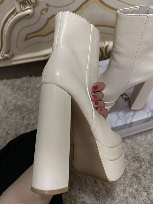 Продам очень красивые ботинки