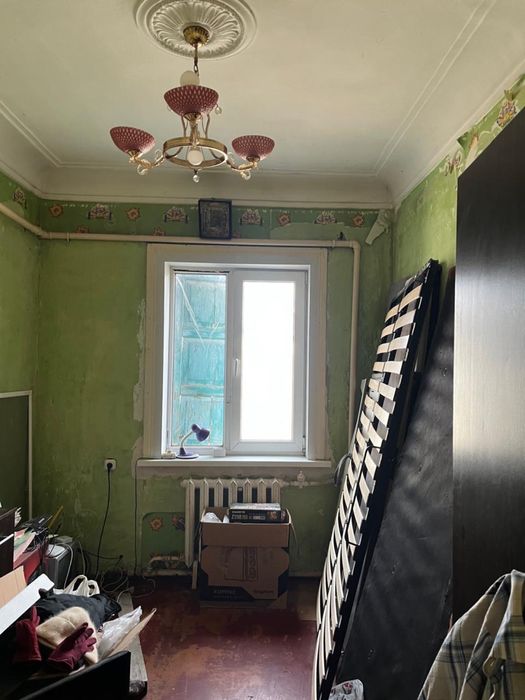 Продам 1/2 окремий двір , 25 школа !