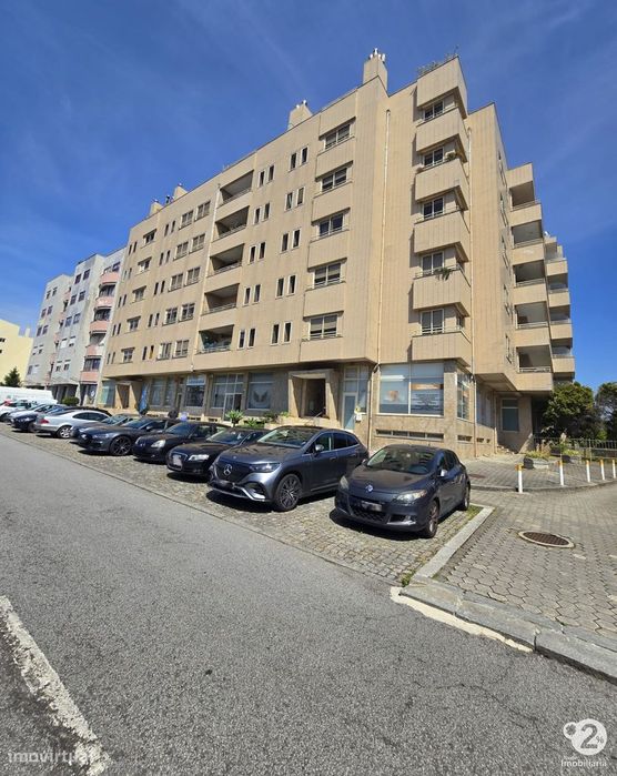 Apartamento T2 em Vilar do Paraíso ( Vila Nova de Gaia )
