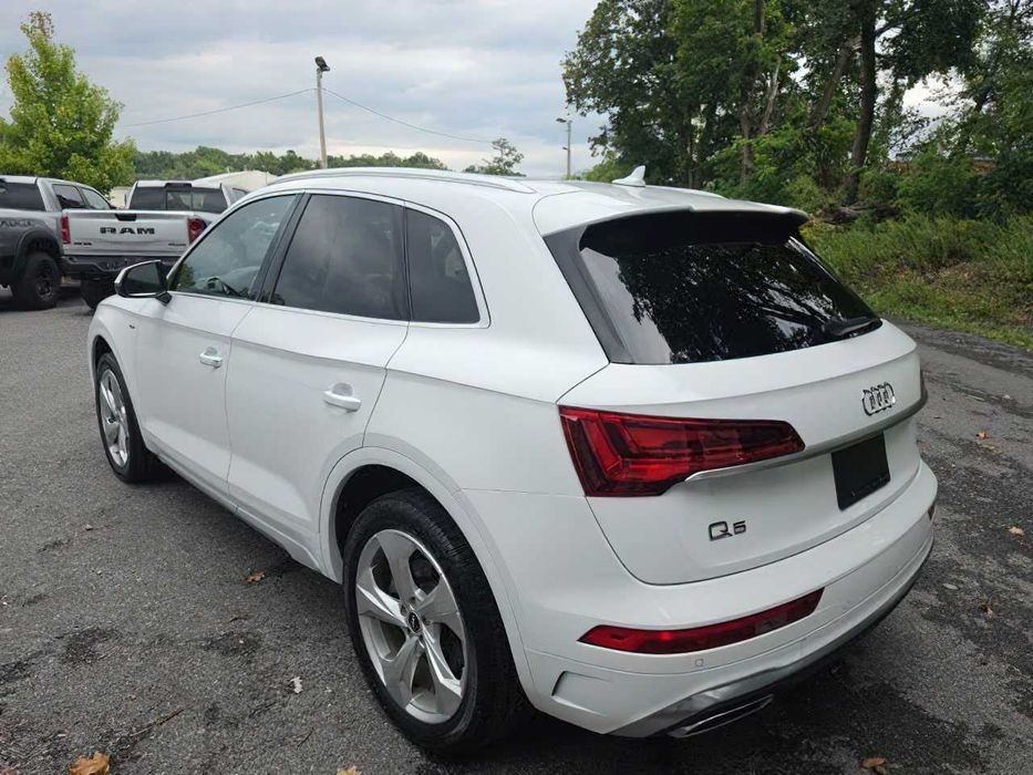 Audi Q5      2022