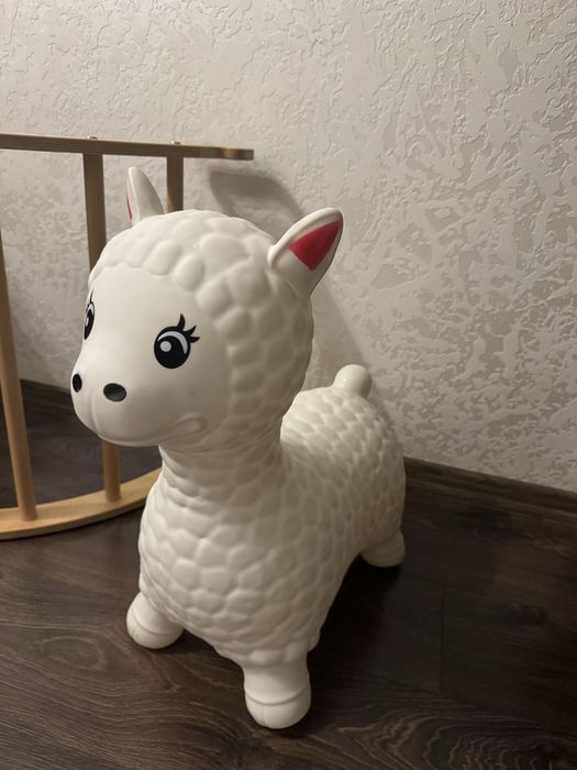 Альпака стрибунець