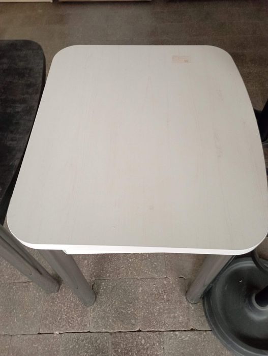 Стіл кухонний розкладний.