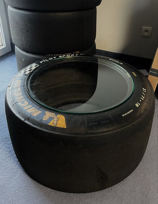 Stolik kawowy michelin pilot sport