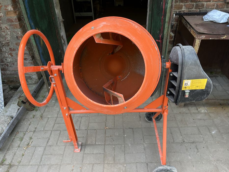 Betoniarka expert 130 k mu156 130/100dm3 0,7 kw 230v