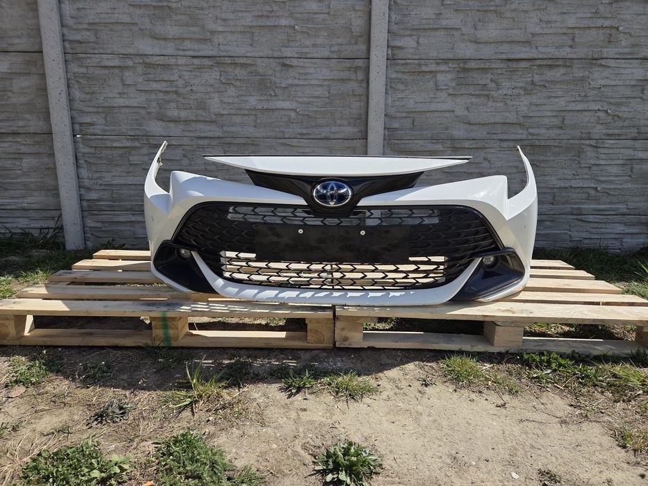 Zderzak przód kompletny Toyota Corolla E21 LIFT kombi HB