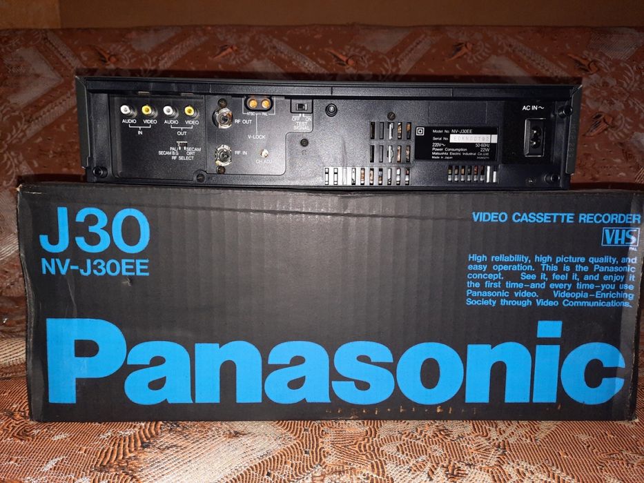 Видеомагнитофон Panasonic