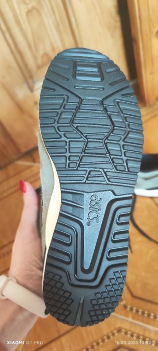 Кросівки asics 38розмір
