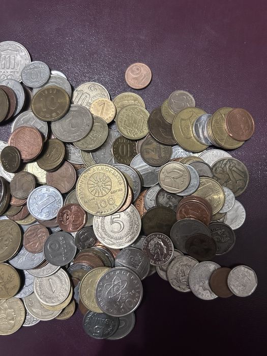 Монети світу 900грам одним лотом