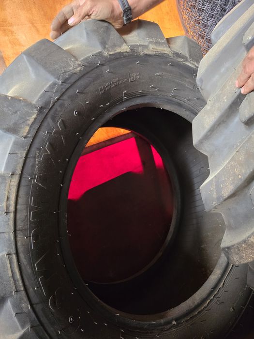 Opony 16.0 x 70 x 25 Starmaxx 2szt