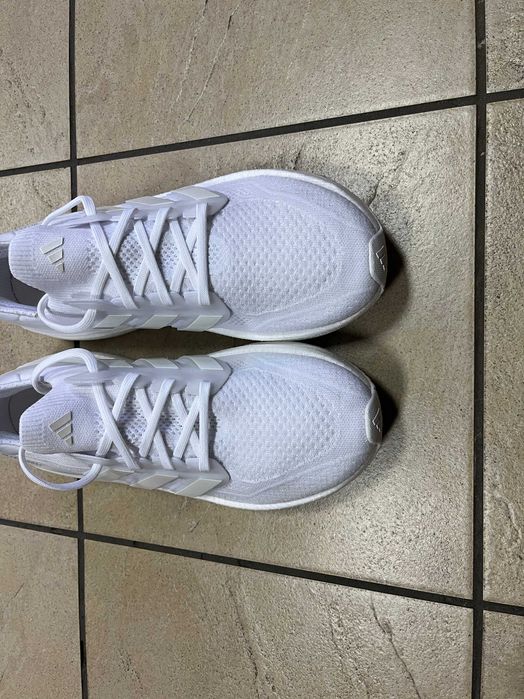 Кросівки Adidas Ultraboost 5 40,5 р оригінал