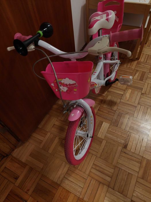 bicicleta como nova criança unicornio