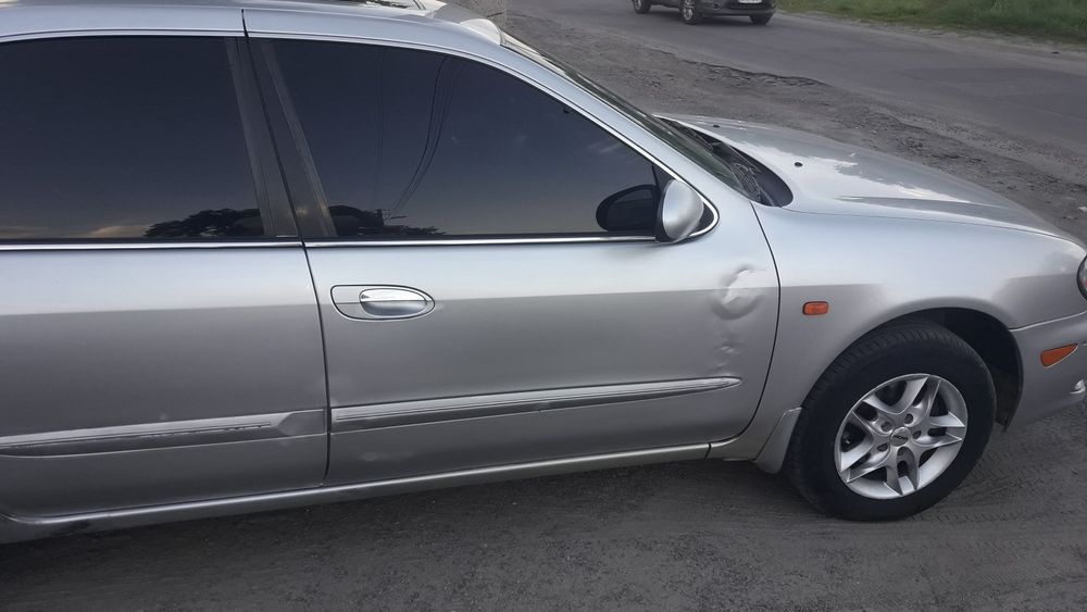 Двері до Нісан Максима А33