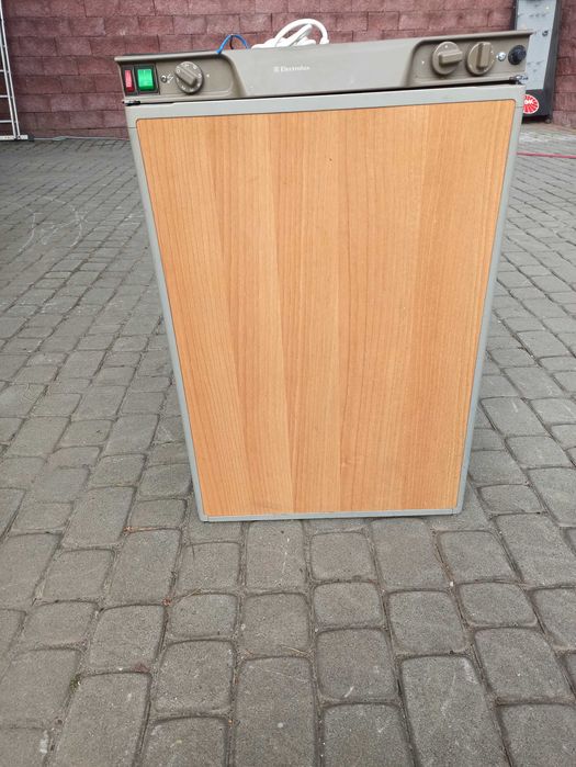 Lodówka do przyczepy lub kampera 12V/ gaz / 220V