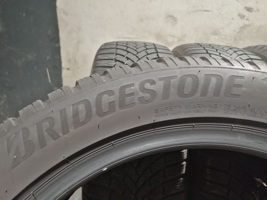 235/50R19 103V Bridgestone Blizzak LM 005