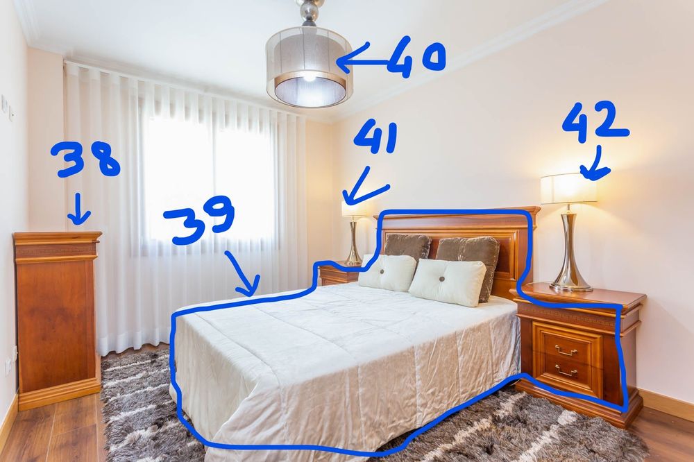 Suite: cama, camiseiro, espelho e decoração | venda rápida