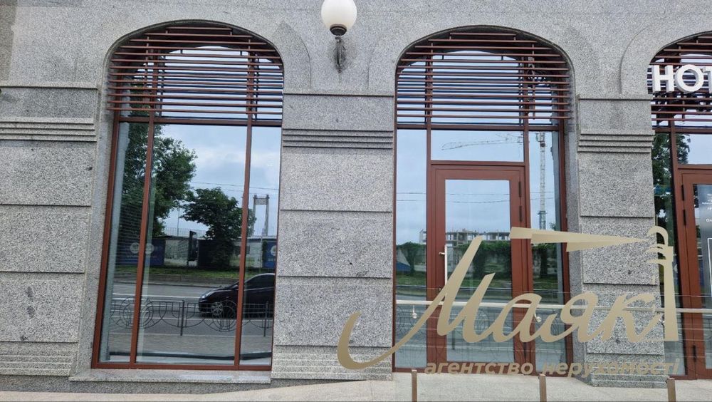 Оренда фасадного приміщення 40 м² у БЦ «Астарта», Поділ