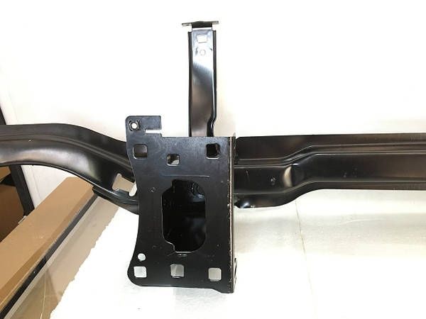 Підсилювач VW Tiguan 2017 бампера переднього 5NA807109J, 5NN807109