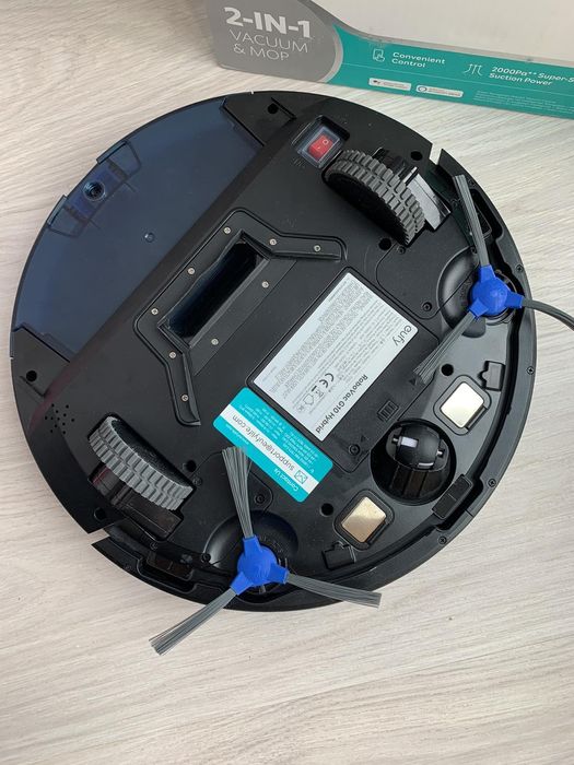 Новий робот пилосос сухого та вологого прибирання