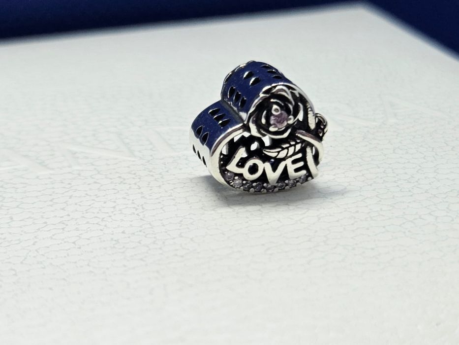 Nowy charms serce z różą – Srebro 925, napis Love