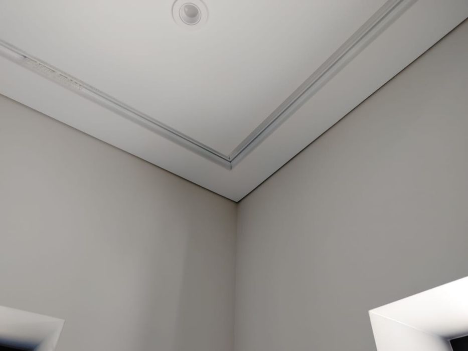 Натяжні стелі та обслуговування