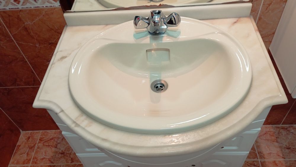 Móvel e lavatório WC