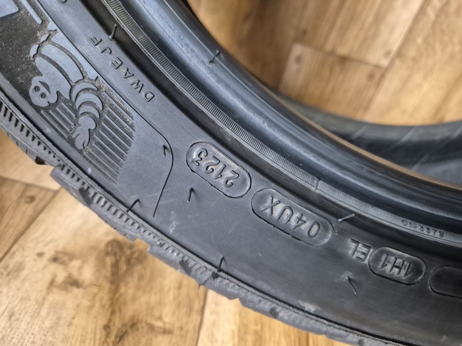 235/45/18 Michelin Para zima 6,5mm 23r