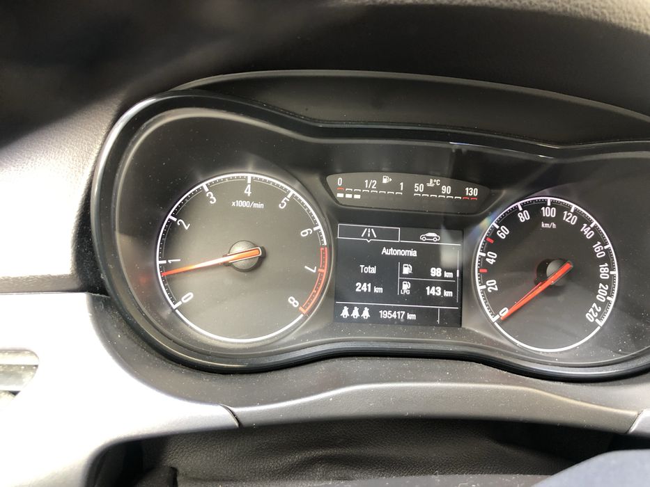 Opel corsa 1,4 bi fuel ano 2017