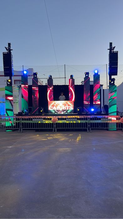 Aluguer de equipamento de  audiovisuais eventos casamentos batizados