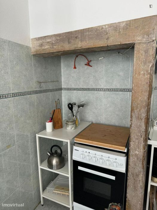 Quarto - localizado em Arroios Lisbon