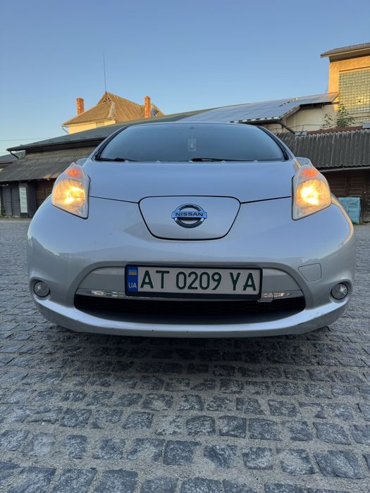 Автомобіль Nisan Leaf