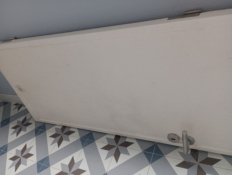 Porta com ferragens 2,09x0,59