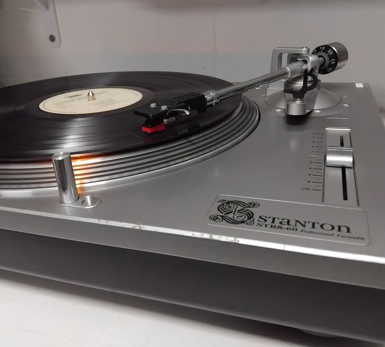 STANTON  gira-discos STR8-60