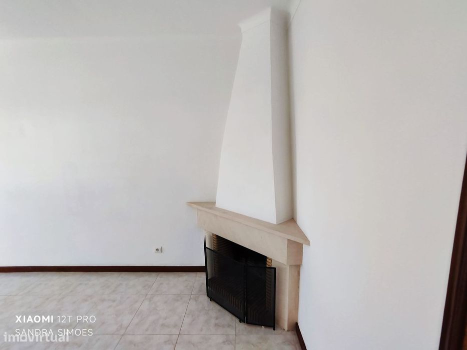T2 em Corroios, pronto a habitar por 950€