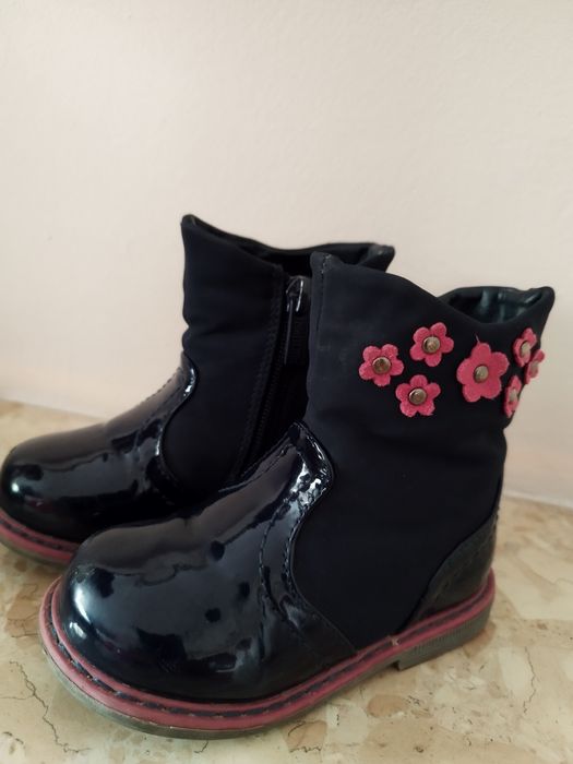 Botki granatowe rozm.22 lakierowane