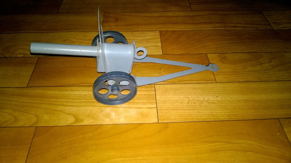 Игрушечная пушка