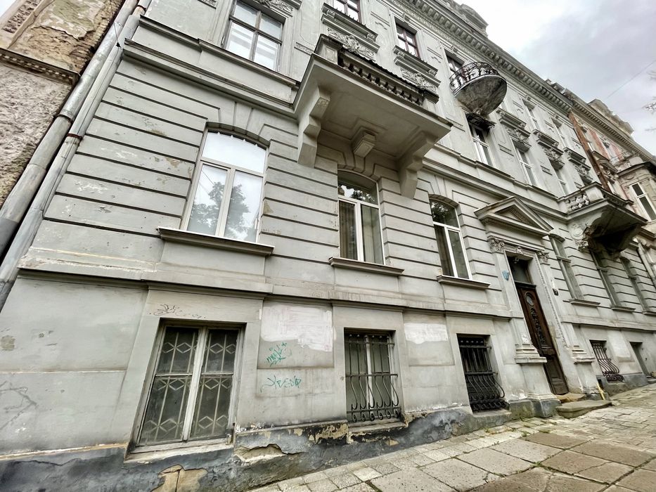 Продаж 2-кімнатної квартири в австрійському будинку • парк Франка